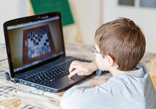 Is online chess for kids better than offline chess